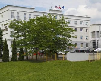 Hotel Iskierka Business & Spa - Mielec - Budova