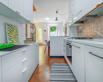 2 Bedroom Lovely Home In Casarza Ligure - Casarza Ligure - Kuchyň