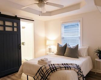 Big Blue - Stylish Studio in Downtown Lexington - Lexington - Schlafzimmer