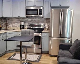 \ncharming 2-Bedroom Apartment W/ Private Bath & Sofa Bed: Near Nyc & Ewr - Newark - Cuisine