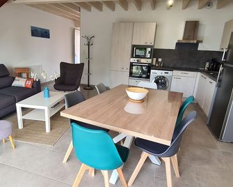 Le Patio Saint Georges Apartment N°1 70 m² Andernos Centre, private parking - Андернос-ле-Бен - Ресторан