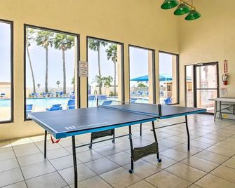 Resort-Style Perks And Deck at Port Isab - Port Isabel - Balkon