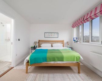 Stylish flat between London Bridge & Tower Bridge - London - Bedroom