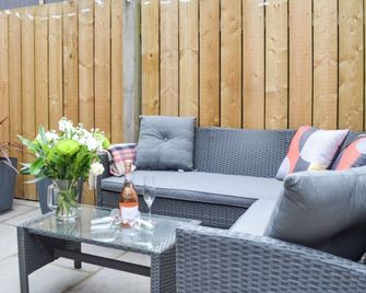 2 bedroom accommodation in Beverley - Beverley - Patio