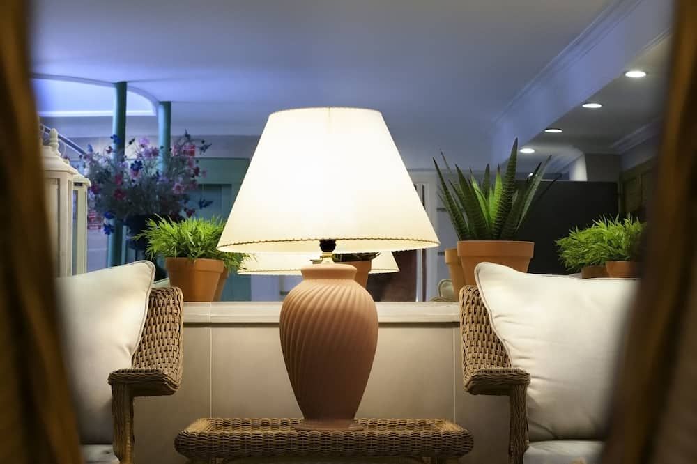 Hotel Plaza Cavana - נרחה