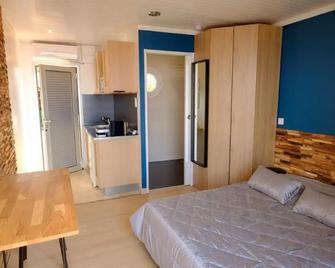 Studio climatisé île naturiste du Levant - Hyerès - Habitación