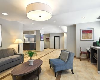 Candlewood Suites New York City- Times Square By IHG - ניו יורק - סלון