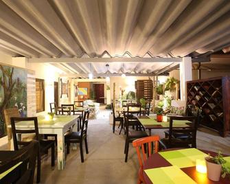 Casa María Aeropuerto B&B - Alajuela - Restaurang