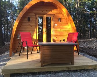 Iris Hill Glamping - ' Ginny ' pod 5th night FREE - Eureka Springs - Patio
