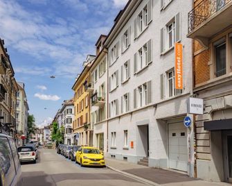 easyHotel Zürich City Centre - Zürich - Näkymät ulkona