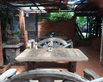 Himawari Restaurant & Cottage - Khon Kaen - Patio