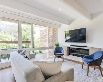 Blairgowrie Beach Townhouse Opposite the beach! - Blairgowrie - Soggiorno