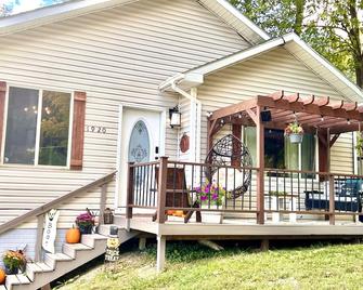 4bd 2ba Family Friendly Home PLUS all the amenities! - Des Moines - Vista del exterior