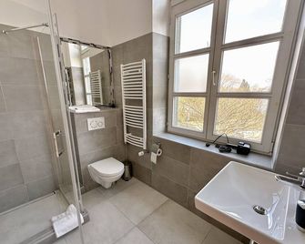 Hotel Restaurant Mathildenhof - Pulheim - Bathroom