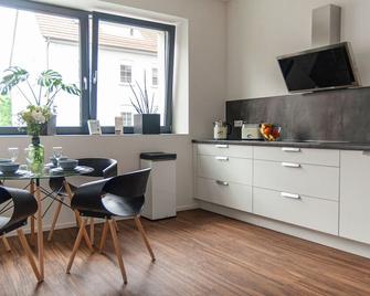 Soulfactory Apartments - Neu-Ulm - Essbereich