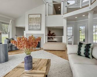 Tilghman Waterfront | Indoor Pool | Private Dock | Pool House - Tilghman Island - Living room
