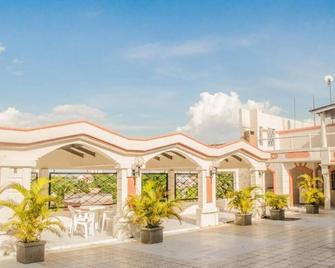 آتالانتا أوتل - ماكابا - شرفة مرصوفة