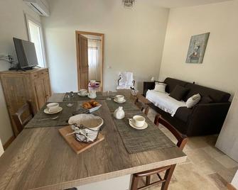 Douceur d'Olive - Maison avec piscine privée - Fox-Amphoux - Comedor