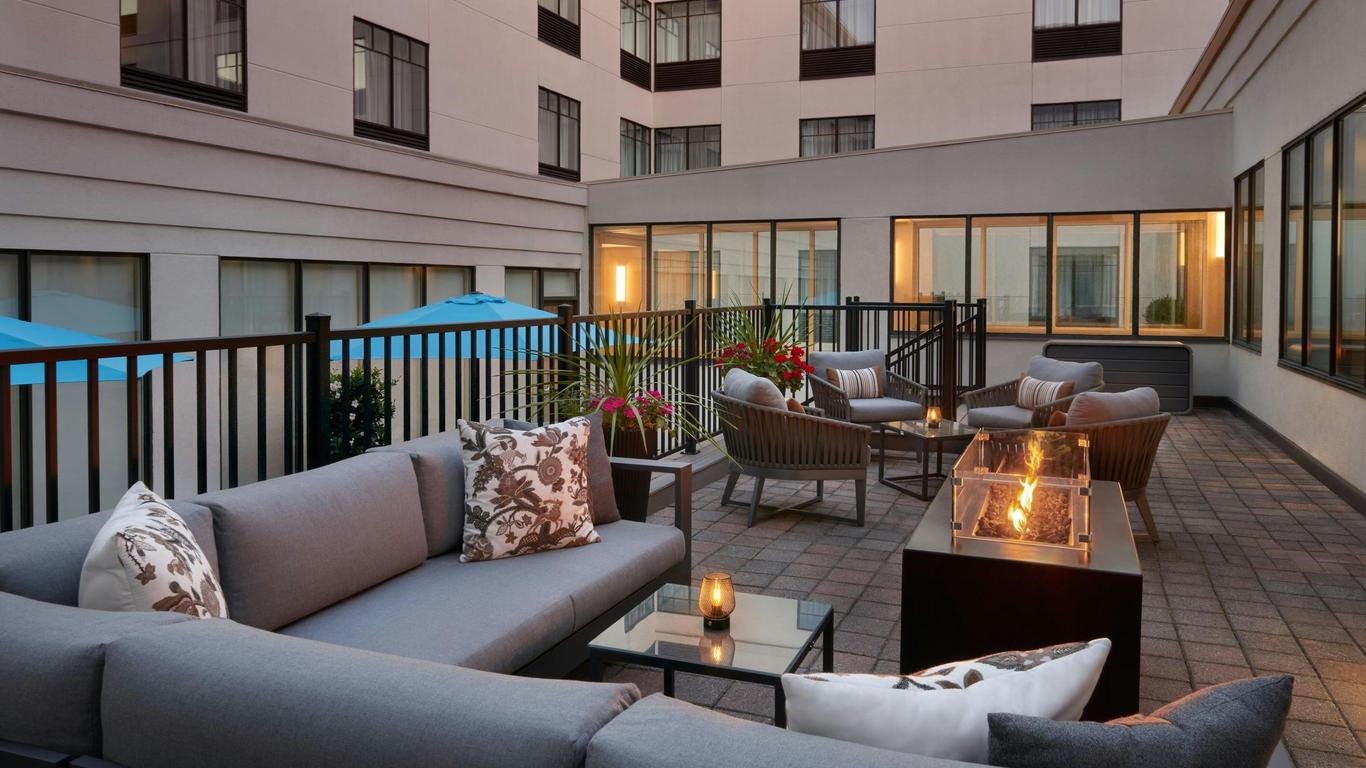 Courtyard by Marriott Ottawa Downtown