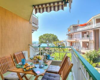 Casa Emma With Sea Glimpse - Happy Rentals - San Remo - Balcony