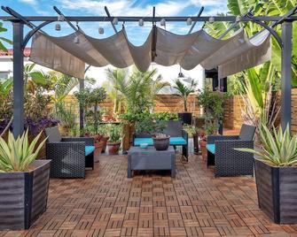 Oasis Hotel - Fort Lauderdale - Patio