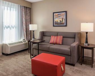Hampton Inn & Suites Charlotte Arrowood Rd - Charlotte - Living room