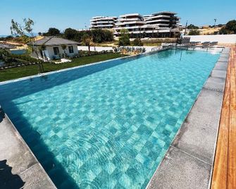 Kadagan Suites Ayasaranda - Ildir - Piscina