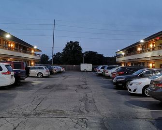 Americas Best Value Inn-Columbus/North - Columbus - Building