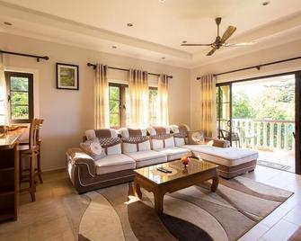 Belle Montagne Holiday Apartments - Grand'Anse Mahé - Living room