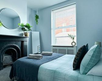 Stylish 3-bedroom home in Canterbury City-Centre - Superb Location! - Canterbury - Bedroom