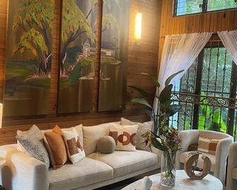 Lake House/ Kayaks, Hot Tub, Wifi - Utuado - Sala de estar