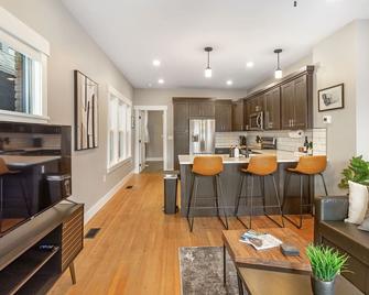 Modern condo in the heart of uptown Butte - Unit A - Butte - Cocina