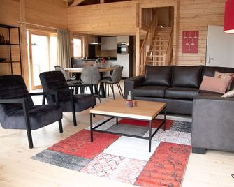 Cosy chalet 'Gerhard' in picturesque Sint-Annaland - Sint Annaland - Salon