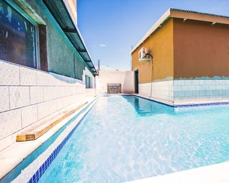 Coyotes Hotel And Conference Centre - Nelspruit - Pool