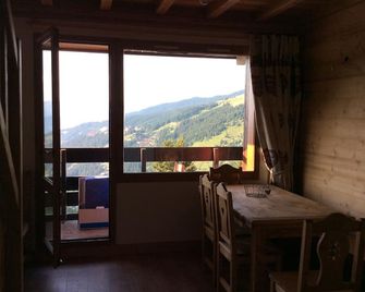 Meribel Mottaret on the foot of the slopes - Les Allues - Balcony