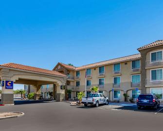 Comfort Inn & Suites El Centro I-8 - El Centro - Building