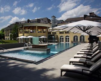 Steigenberger Hotel Der Sonnenhof - Bad Woerishofen - בריכה