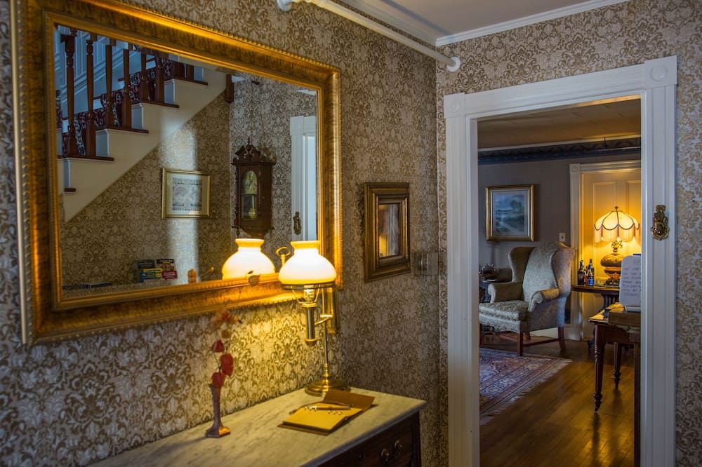 Holidae House Bed & Breakfast - Bethel