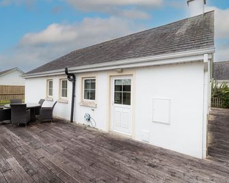 Brittas Bay Holiday Park No 18 by Trident Holiday Homes - Redcross - Patio