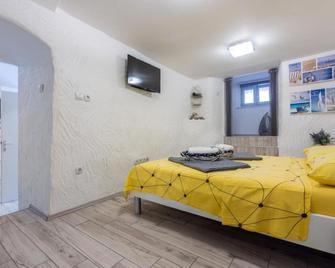 Mario - 50 m From sea - A1 - Novi Vinodolski - Bedroom