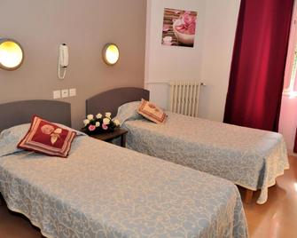 Hotel Lux - Grenoble - Yatak Odası