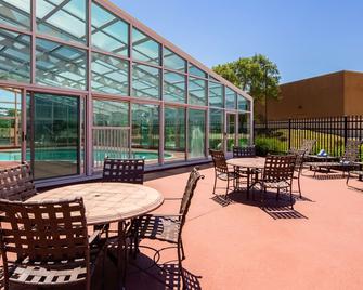 Best Western PLUS Peoria - East Peoria - Patio