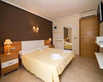 Hostal Cala Boix - Santa Eulària des Riu - Bedroom