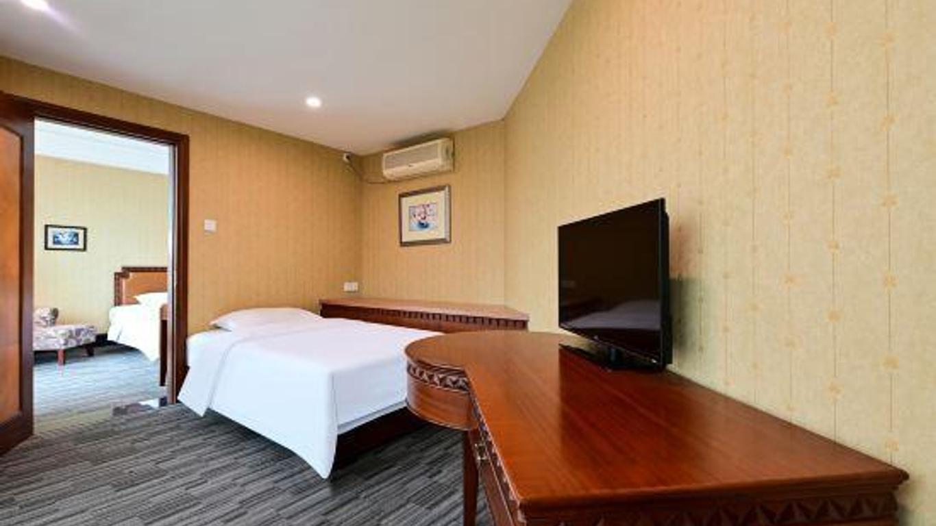 Zhongshan Sunshine Business Hotel (Zhongshan Pedestrian Street Xingzhong Plaza Store)