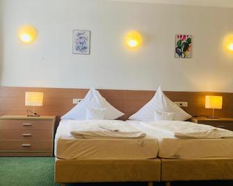 Hotel Jfm - Lörrach - Yatak Odası