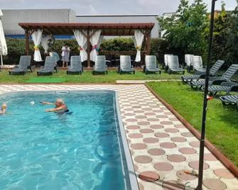 Pensiunea Minerva - Bistritz - Pool