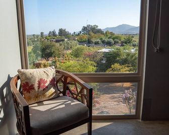 Atika Retreat - Vinyard Cabin - Guadalupe - Balcony