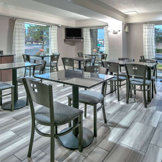 La Quinta Inn By Wyndham Dallas Uptown image 1