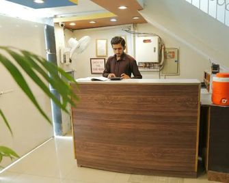 Rehaish Inn Model Colony - Karachi - Accueil