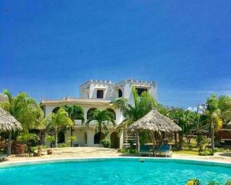 Lighthomez Villa Resort - Mombasa - Kolam